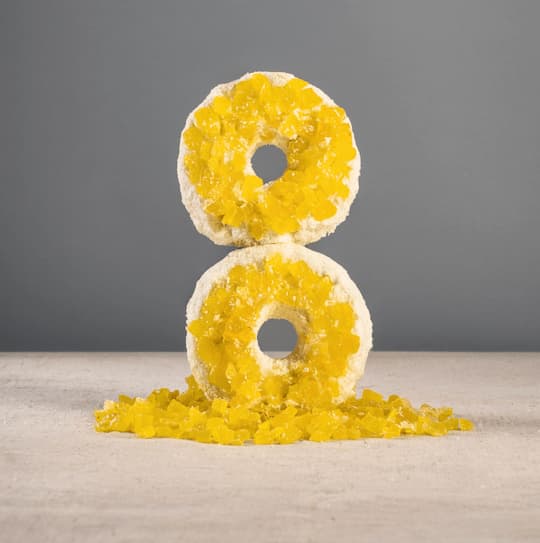 Сыр мягкий Руэль с манго и маракуйей в кокосовой обсыпке